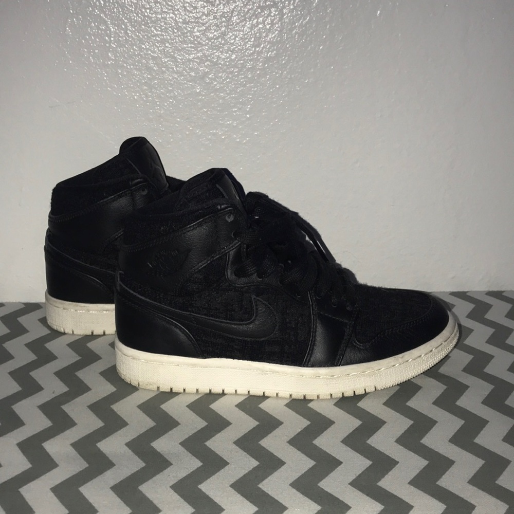 Air Jordan 1 mids